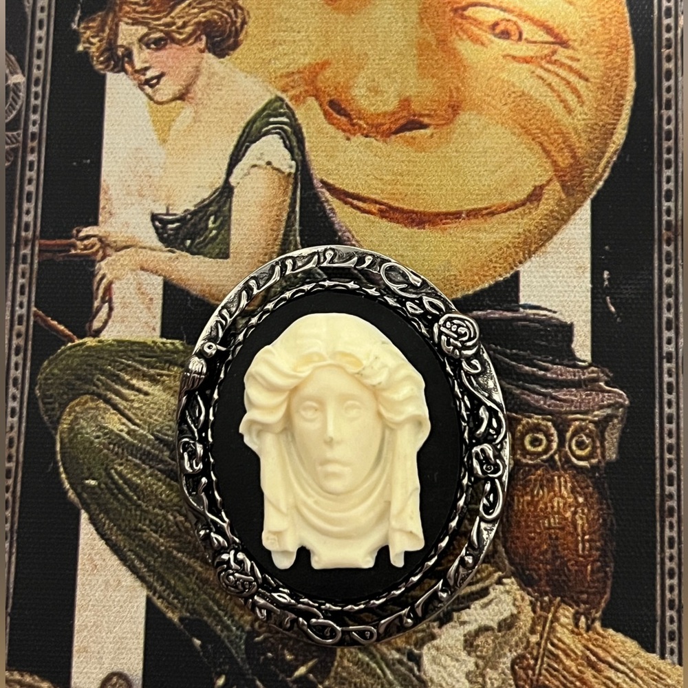 Haunted Mansion Madame Leota Brooch